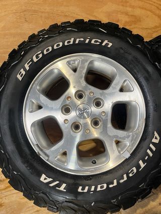 4 Llantas y 6 gomas BFGoodrich, 16”