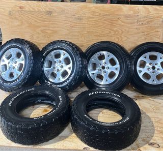 4 Llantas y 6 gomas BFGoodrich, 16”