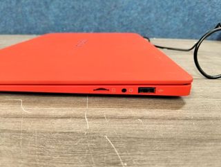 Portátil InnJoo Neo Red 14.1" Z8350 2GB 32GB eMMC