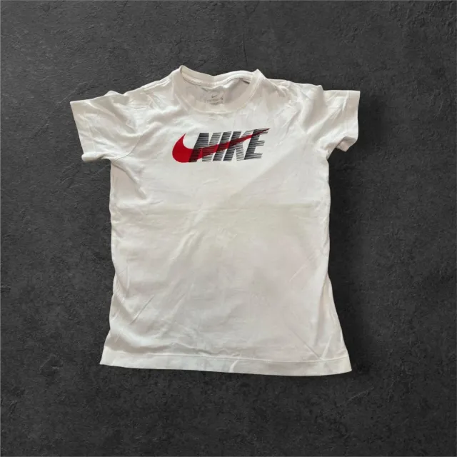 Camiseta Nike Blanca Logo Rojo y Negro