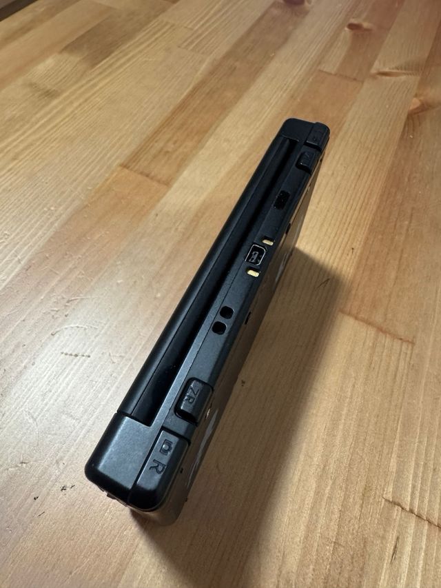 New Nintendo 3DS Edición Solgaleo/Lunala