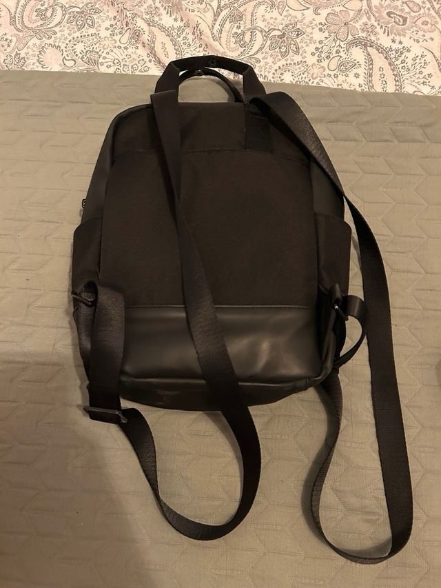 Mochila juvenil Johnny Urban negra