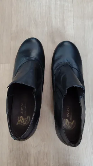 Zapatos ANYOV Negros Tacon Goma