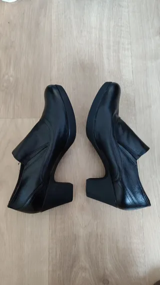 Zapatos ANYOV Negros Tacon Goma