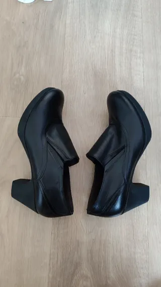 Zapatos ANYOV Negros Tacon Goma