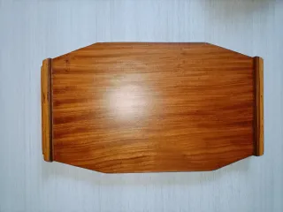 Vassoio in legno e vetro