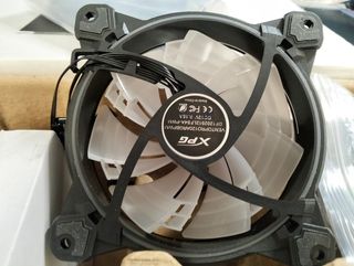 XPG Levante X 240 AIO ARGB - refrigeración líquida