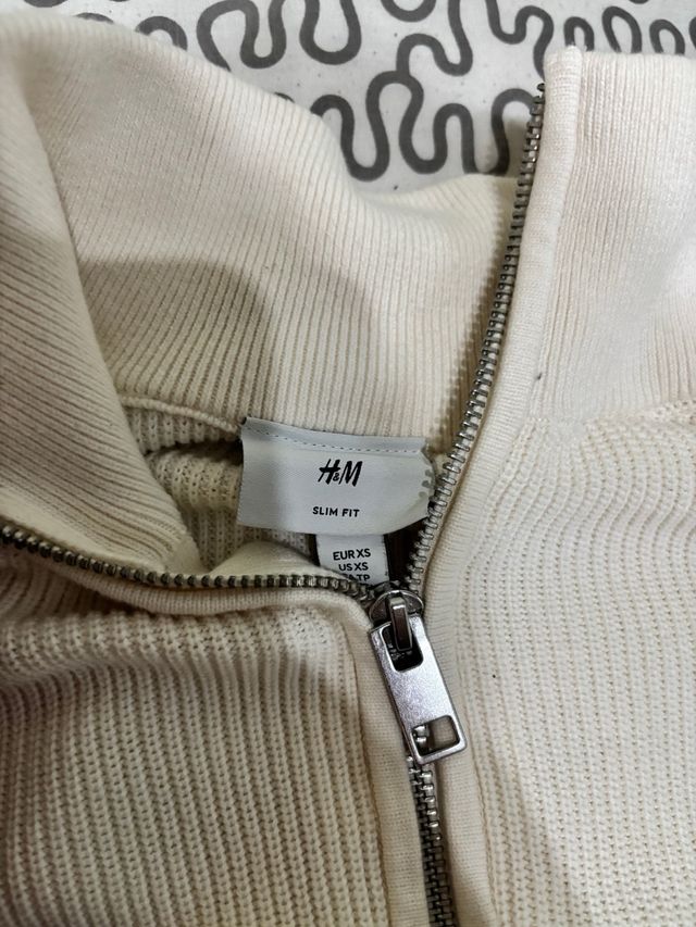 Jersey cuello cremallera beige