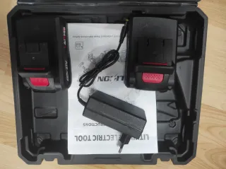 Taladro a batería con maletín y accesorios