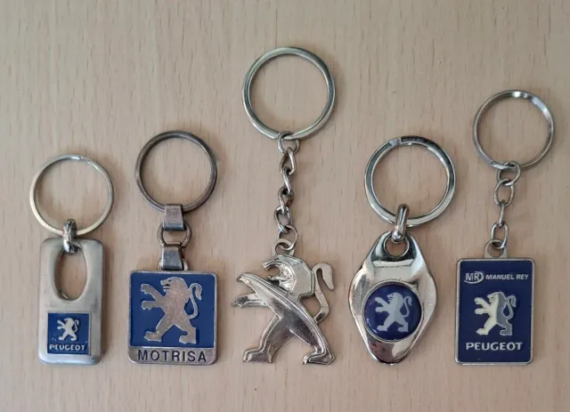 Collezione di portachiavi Peugeot vintage