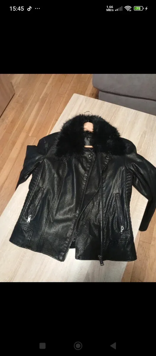 Chaqueta Guess Negra Mujer