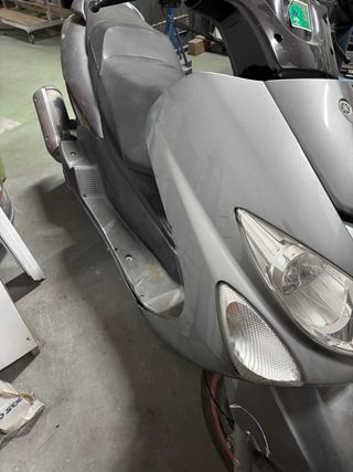 Yamaha 125cc Scooter Gris