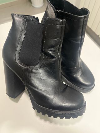 Botines negros cómodos