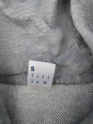 Chaqueta Reebok gris con cremallera