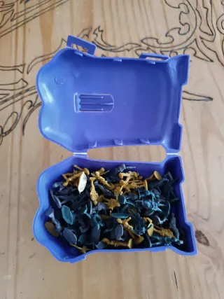 Soldatini di plastica (vari colori)