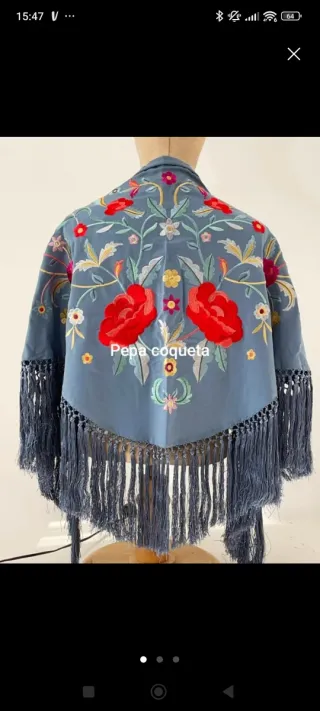 Mantoncillo bordado flecos azul