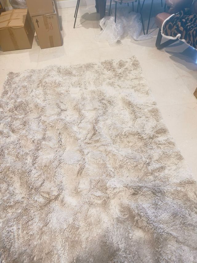 Alfombra beige y gris poliéster