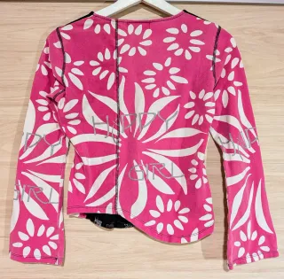 Camiseta manga larga con estampado de mujer