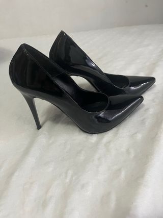 Zapatos de tacón negros charol
