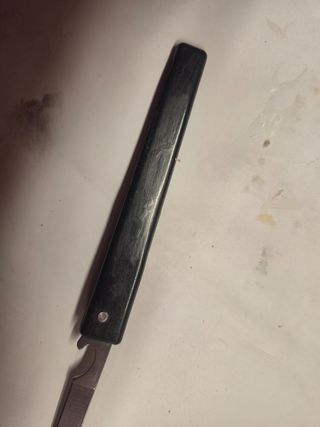 Navaja multiusos tipo bolígrafo