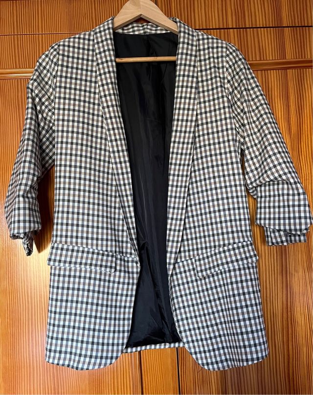 Blazer cuadros beig tostado y gris
