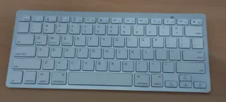 Teclado Bluetooth Plata y Blanco