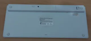 Teclado Bluetooth Plata y Blanco