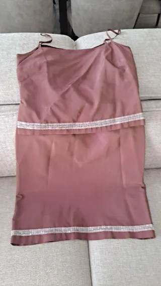 Conjunto Amitié falda y top granate