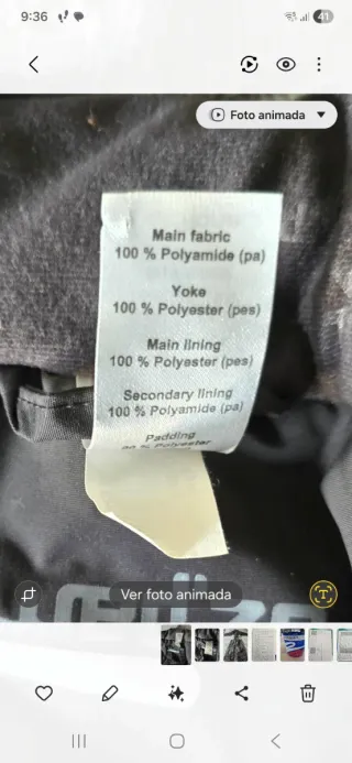 Mono de esquí negro y blanco.