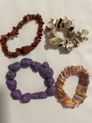 Lote 4 pulseras piedras y conchas