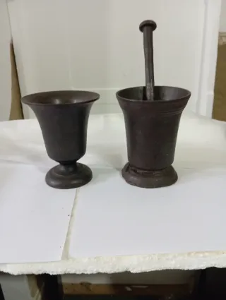 Antiguos almireces de hierro