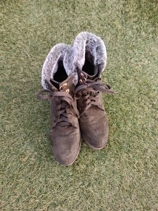 Botín tacón mujer verde kaki con pelo talla 41