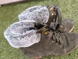 Botín tacón mujer verde kaki con pelo talla 41