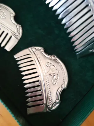 Juego de 3 peinetas plateadas tamaño mediano niña