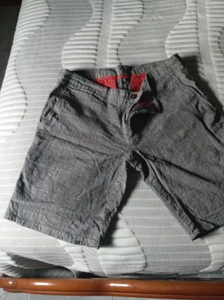 Pantalón corto unisex gris