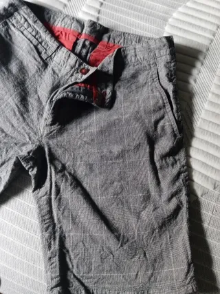 Pantalón corto unisex gris