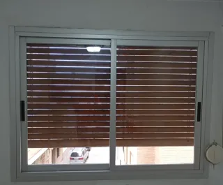 Ventana corredera aluminio 154 ancho  118 Alto