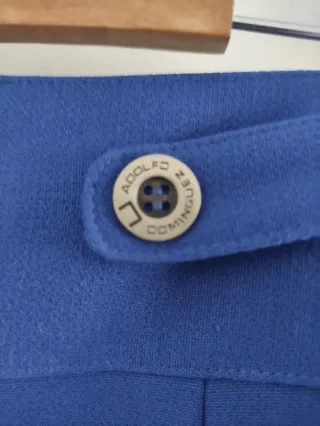 Falda midi azul con bajo estampado