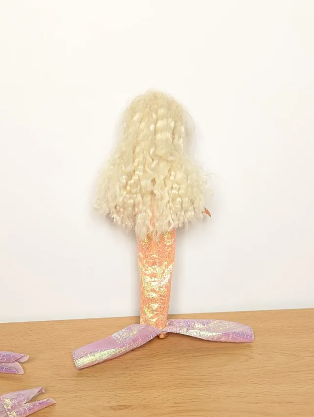 Skipper and the sea twins