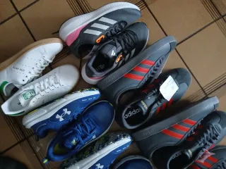 Lote Zapatillas Adidas Grises y Rojas