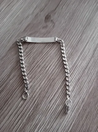 Esclava de Plata Grabada.