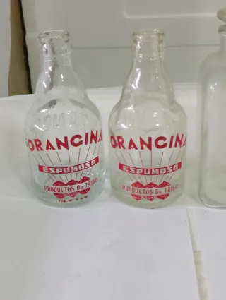 Lotto di 5 Vecchie Bottiglie per Farmacia e Bevande