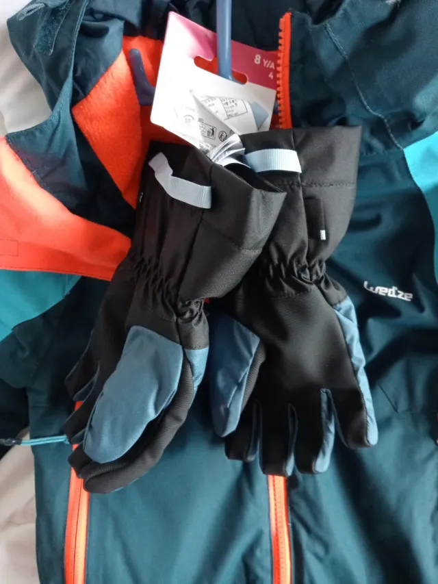 Traje de nieve infantil Wedze y guantes