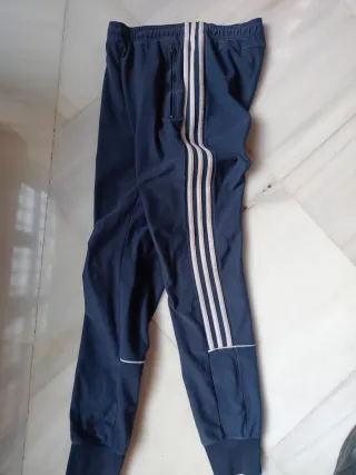 Pantalón Adidas tipo Challenger
