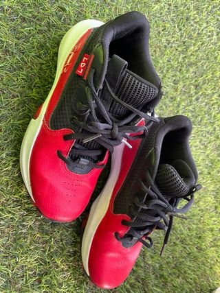 Zapatillas Baloncesto Under Armour Rojas y Negras