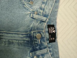 Vaqueros Bershka Pantera Rosa Talla 36