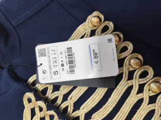 Americana Zara azul con detalles dorados Talla S