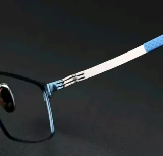 Gafas Titanio azul y negro graduadas personalizada