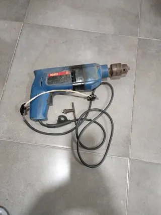 Taladro percutor Bosch 500W