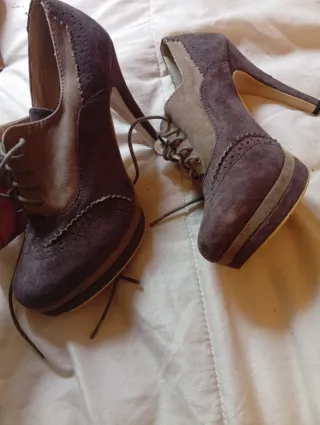 Zapatos de tacón beige y marrón talla 37